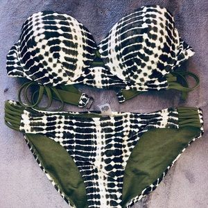 Swimsuit size L never worn